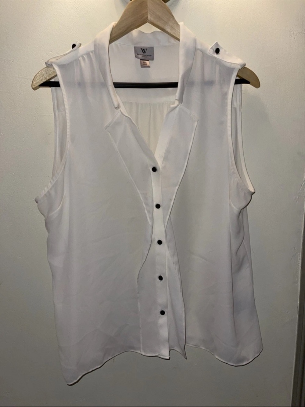 Worthington Sleeveless White Button-Front Blouse with Black Buttons